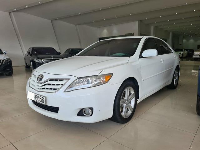 Xe Toyota Camry 13 năm vẫn giữ giá với biển số '6666' - Hình 1.