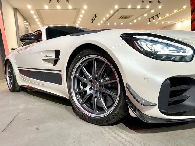 Xe Mercedes-AMG GT R Pro màu trắng độc nhất tại Việt Nam, giống hệt chiếc Minh Nhựa từng trưng bày - Ảnh 5.