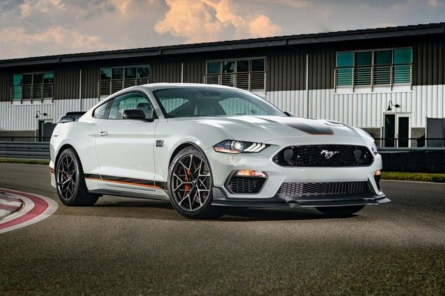 Chi tiết về thông số kỹ thuật lần đầu tiên xuất hiện trên ngựa hoang Ford Mustang mới - Hình 1.