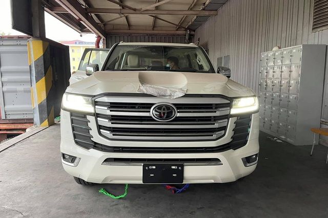 Xe nhập khẩu cá nhân về Việt Nam với nhiều tùy chọn hấp dẫn: Toyota Land Cruiser là một trong những mẫu xe 'hot' nhất, trong khi Mercedes GLS mới là sự lựa chọn đặc biệt - Hình ảnh 1.