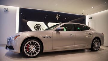 Phần hông của Maserati Quattroporte 2024 được trang bị 3 lỗ thông gió và tay nắm cửa được mạ crom