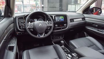 Bên trong cabin của Mitsubishi Outlander 2020