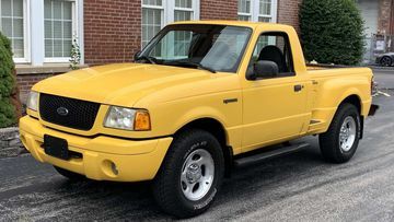 Ford Ranger 2001 được nâng cấp với nhiều tính năng mới và cải tiến.