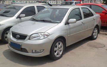 Toyota Vios được ra mắt lần đầu vào năm 2002