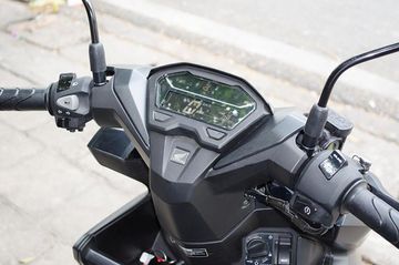 Honda Vario 125 2024 trang bị màn hình đồng hồ LCD hiện đại