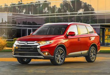 Mitsubishi Outlander 2016 mang phong cách thiết kế Dynamix Shield