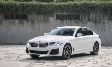 BMW 5-Series là dòng xe được ưa chuộng nhất của thương hiệu Đức, chỉ sau dòng xe huyền thoại 3-Series