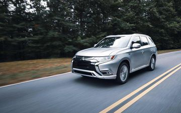 Mitsubishi Outlander phiên bản plug-in hybrid được gọi là Outlander PHEV