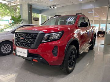 Nissan Navara 2024 có nhiều điểm mạnh về độ bền và động cơ mạnh mẽ