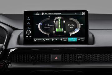 Về giải trí, trừ bản G có màn hình 7”, các bản khác đều có màn hình 9” hỗ trợ Apple Carplay không dây và Android Auto.