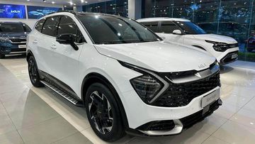 Kia Sportage 2024 có sự thay đổi toàn diện về mặt ngoại hình, hoàn toàn khác biệt so với phiên bản trước nhờ ngôn ngữ thiết kế mới - Opposites United.