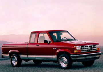 Ford Ranger Sport 1991 được trang bị la-zăng bằng nhôm.