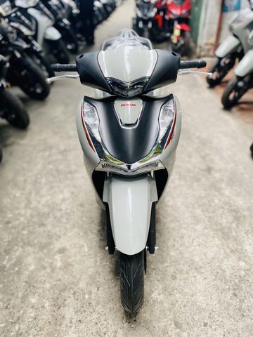 Hệ thống đèn LED trên Honda SH 160i 2024 luôn sáng
