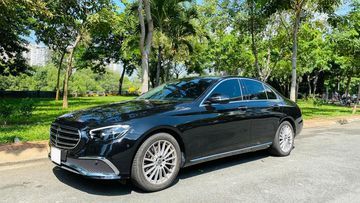 Mercedes E200 Exclusive 2024 mang lại một diện mạo trẻ trung, lịch lãm và điềm đạm