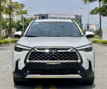 Phần đầu của Corolla Cross 2023 thu hút với lưới tản nhiệt hình thang ngược lớn