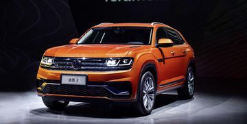 Teramont X có thiết kế phần đầu xe khác biệt so với Atlas Cross Sport