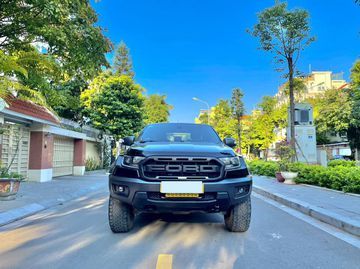 Tổng quan khu vực đầu xe của Ford Raptor 2023