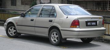 Honda City 1996 nhìn từ phía sau