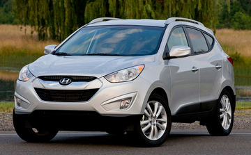 Lần đầu tiên, phiên bản facelift của Hyundai Tucson được giới thiệu vào năm 2013