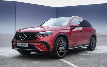 Mercedes GLC 300 4Matic 2024 mang phong cách trẻ trung, cuốn hút và thể thao với gói ngoại thất AMG