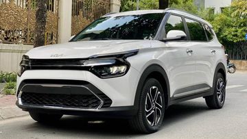 Dáng xe chuyển sang phong cách SUV mạnh mẽ với đường nét vuông vức và các chi tiết cắt xẻ độc đáo