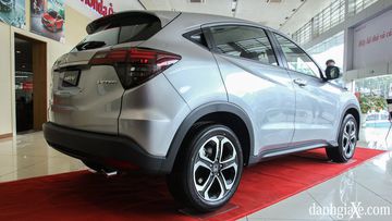 Honda HR-V 2018 có kích thước nhỉnh hơn so với đối thủ Ford EcoSport