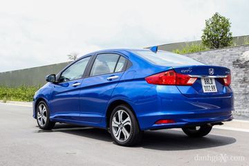 Honda City thế hệ thứ 6 trang bị bánh xe 16 inch 5 chấu thể thao