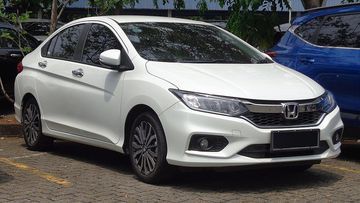 Honda City thế hệ thứ 6 trải qua bản facelift, mang lại những nâng cấp về thiết kế và trang bị.