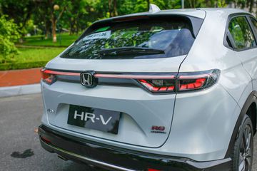 Honda HR-V 2022 cũng trang bị gói công nghệ an toàn Honda Sensing với nhiều tính năng ưu việt