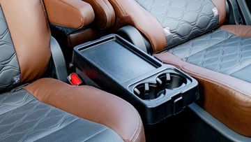 Nội thất của Toyota Innova 2024 linh hoạt với nhiều khu vực để đồ.