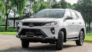 Thiết kế của Toyota Fortuner mang phong cách góc cạnh, sắc sảo