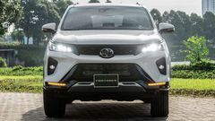 Cản gầm trên Fortuner 2022 được nâng cao gần mặt ca lăng