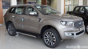 Thiết kế của Ford Everest hướng tới phong cách mạnh mẽ, cơ bắp, đậm chất Mỹ