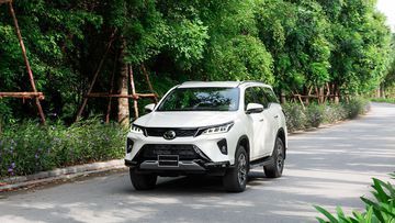 Fortuner là một mẫu SUV 7 chỗ của Toyota, thuộc phân khúc hạng D