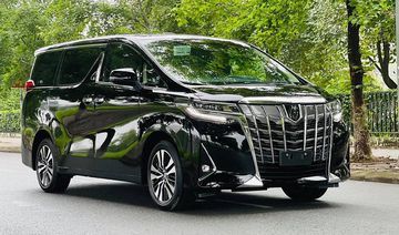 Tại thị trường Việt Nam, Alphard được nhập khẩu nguyên chiếc từ Nhật Bản