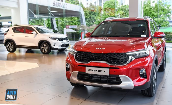 So sánh Hyundai Venue tiêu chuẩn và Kia Sonet phiên bản trung:  cạnh tranh từng chi tiết nhỏ hyundai-venue-kia-sonet-Mytour-2.jpg