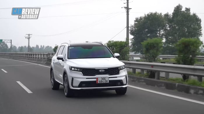 Kia Sorento 2021 – Gây ấn tượng ngay từ cái nhìn đầu tiên sorento-11-1201-08-58-10still007.jpg