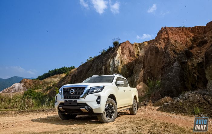 Đánh giá Nissan Navara 2021: