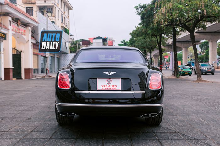 Bentley Mulsanne duy nhất tại Việt Nam đang bày bán, giá rẻ bằng S 450 Maybach mới bentley-mulsanne-le-mans-Mytour-4.JPG