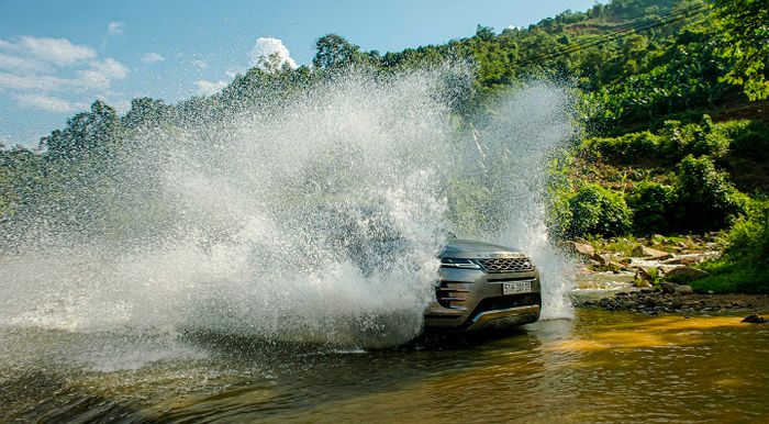 Trèo đèo, lội suối săn mây Y Tý trên chiếc Land Rover sang trọng landrover-road-trip-2020-day1-39.JPG