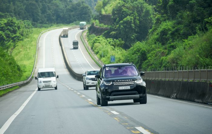 Trèo đèo, lội suối săn mây tại Y Tý trên chiếc Land Rover sang trọng dsc-9585-copy.jpg