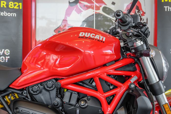 Ducati Monster 821 Stealth: Sự đổi mới như thế nào so với phiên bản gốc? ducati-monster-821-20.jpg