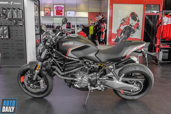 Ducati Monster 821 Stealth: Sự đổi mới như thế nào so với phiên bản gốc? ducati-monster-821-stealth-24.jpg