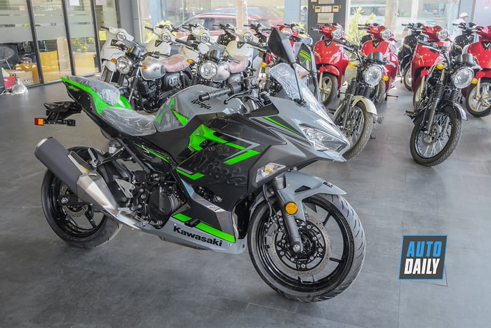 Nên chọn Kawasaki Ninja 400 2019 hay Honda CBR500R 2019? kawasaki-ninja-400-abs-2019-15.jpg