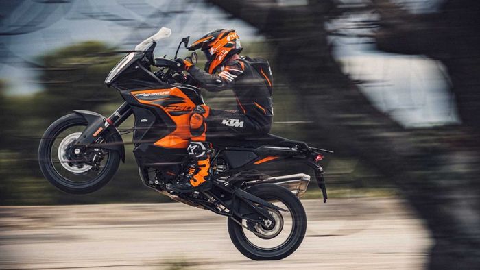 Cuộc đối đầu căng thẳng giữa KTM 1290 Super Adventure và Ducati Multistrada V4 KTM 1290 Super Adventure S (2).jpg