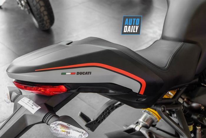 Ducati Monster 821 Stealth: Sự đổi mới như thế nào so với phiên bản gốc? ducati-monster-821-stealth-17.jpg