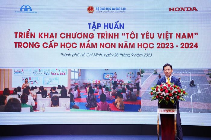 Tổng kết chương trình đào tạo an toàn giao thông cho học sinh, sinh viên năm học 2023-2024 2-ong-motofumi-marutani-pho-tong-giam-doc-cong-ty-honda-viet-nam-phat-bieu-tai-chuong-trinh-2.jpg