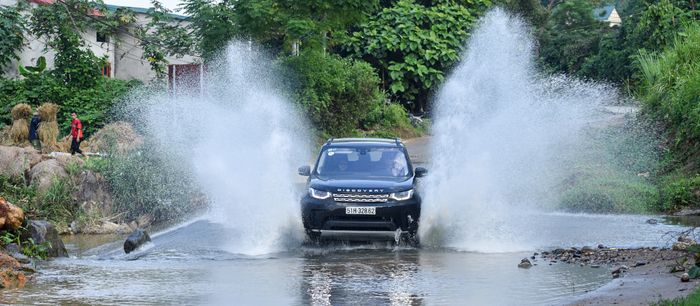 Chinh phục đèo núi, lội suối để săn mây tại Y Tý trên chiếc Land Rover sang trọng dsc-9669.jpg