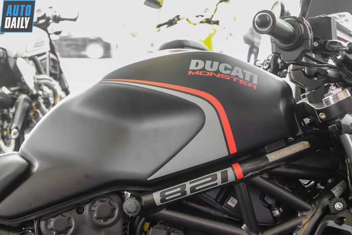 Ducati Monster 821 Stealth: Sự đổi mới như thế nào so với phiên bản gốc? ducati-monster-821-stealth-13.jpg