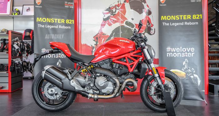 Ducati Monster 821 Stealth: Sự đổi mới như thế nào so với phiên bản gốc? ducati-monster-821-17.jpg